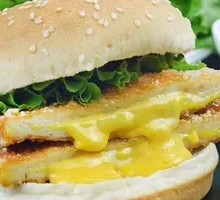 Cheesy Chicken Burger with Molten Cheese