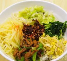 Wood Ear Mushroom and Pork Noodles