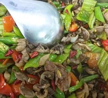 Green Pepper Stir-fried Chicken Gizzard