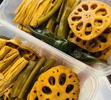 Sweet and Spicy Braised Vegetarian Box