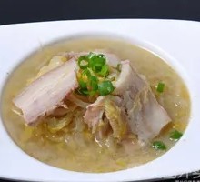 Sour Cabbage Stewed Pork Belly