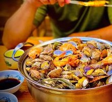 Seafood Steamed in One Pot