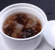 Fat Sea Jelly and Pear Soup