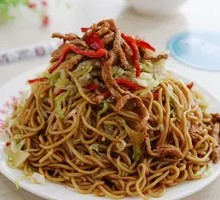 Stir-Fried Noodles with Shredded Meat
