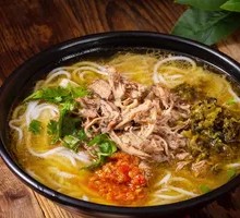 Braised Chicken Rice Noodles