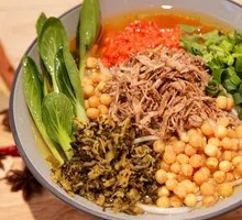Braised Chicken Rice Noodles
