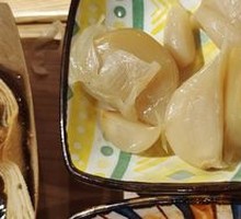 Sweet Pickled Garlic