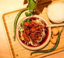 Sizzling Spicy Chicken Claw Rice