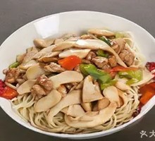 Chicken Leg Mushroom and Beef Noodles