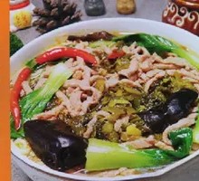Sour Cabbage and Pork Noodles
