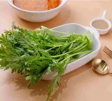 Chinese chrysanthemum greens