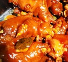 Braised Pork Trotters in Old Soup Sauce