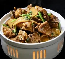 Stir-Fried Free-Range Chicken in Iron Pot
