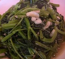 Stir-Fried Water Spinach with Garlic