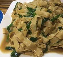 Tofu Skin Stir-Fried with Leeks