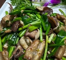 Braised Pork Belly with Sea Cucumber