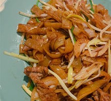 Dry-Fried Beef Rice Noodles