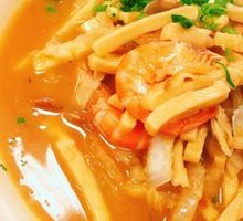 Seafood and Pork Stew Pie