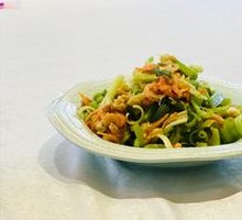 Crisp Celery with Shrimp Bits