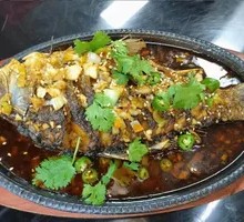 Sautéed Crucian Carp on Iron Plate