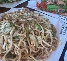 Stir-Fried Noodles with Shredded Meat
