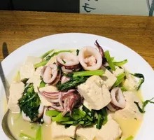 Seafood Braised Tofu with Scallop