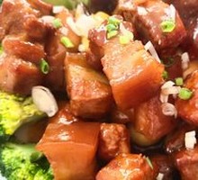 Glutinous Braised Pork