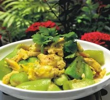 Egg and Loofah Stir-fry