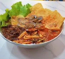 Clam and Snail Noodles