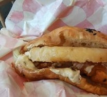 Grilled Pineapple Chinese Burger