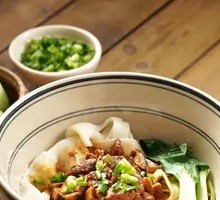 Braised Pork Dry with Wide Noodles