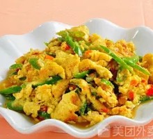 Stir-Fried Eggs with Green Peppers