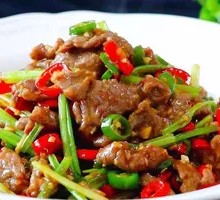 Stir-Fried Beef with Yellow Onion