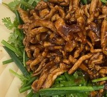 Beijing-style Shredded Pork in Soy Sauce