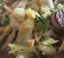 Braised Cabbage with Blood Sausage