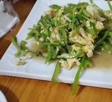 Stir-Fried Eggs with Green Peppers