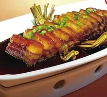 Grass-Bound Dongpo Pork