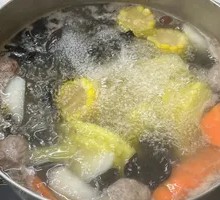 Signature Beef Bone and Beef Shank Clear Soup Pot
