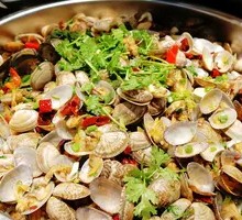 Spicy Stir-Fried Clams