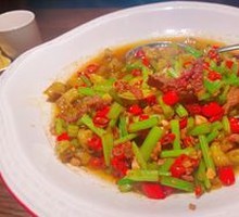 Stir-Fried Beef with Yellow Onion