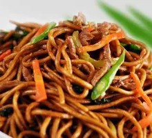 Stir-Fried Noodles with Shredded Meat