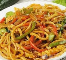 Stir-Fried Noodles with Shredded Meat