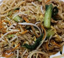 Self-Service Noodles with Pork Diced and Sauce