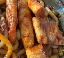 Red Tomato Chicken Stir-Fried Noodles