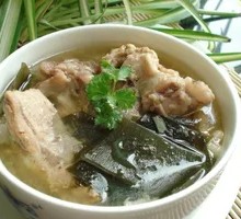 Pork Rib and Kelp Stew