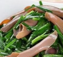Stir-fried Leek with Sea Cucumber