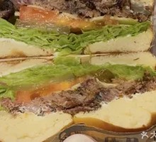 8-Hour Slow-Roasted Beef Brisket Brioche