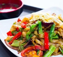 Stir-Fried Meat with Knife-Cut Noodles