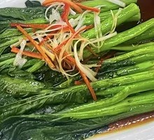 Oil-Drizzled Guangdong Bok Choy