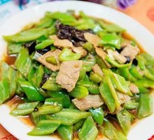 Stir-Fried Pork with Green Peppers